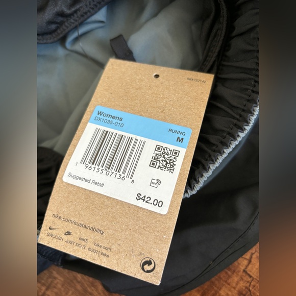 NWT | Nike Swoosh 3 in Tempo Running Shorts - Picture 4 of 7